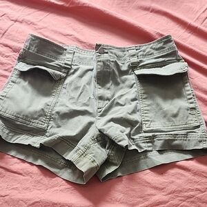 Old Navy Women's Cargo Shorts in Sage Green